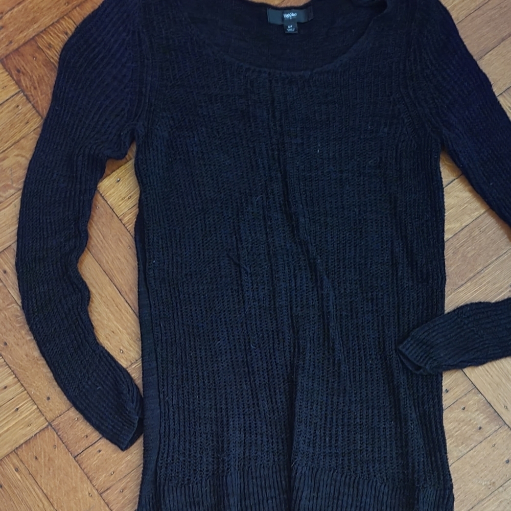 Long sleeve long knitted sweater small